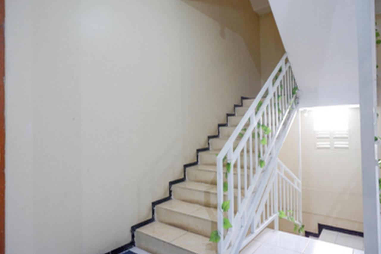 Hotel Reddoorz Near Rsud Kudus Esterno foto