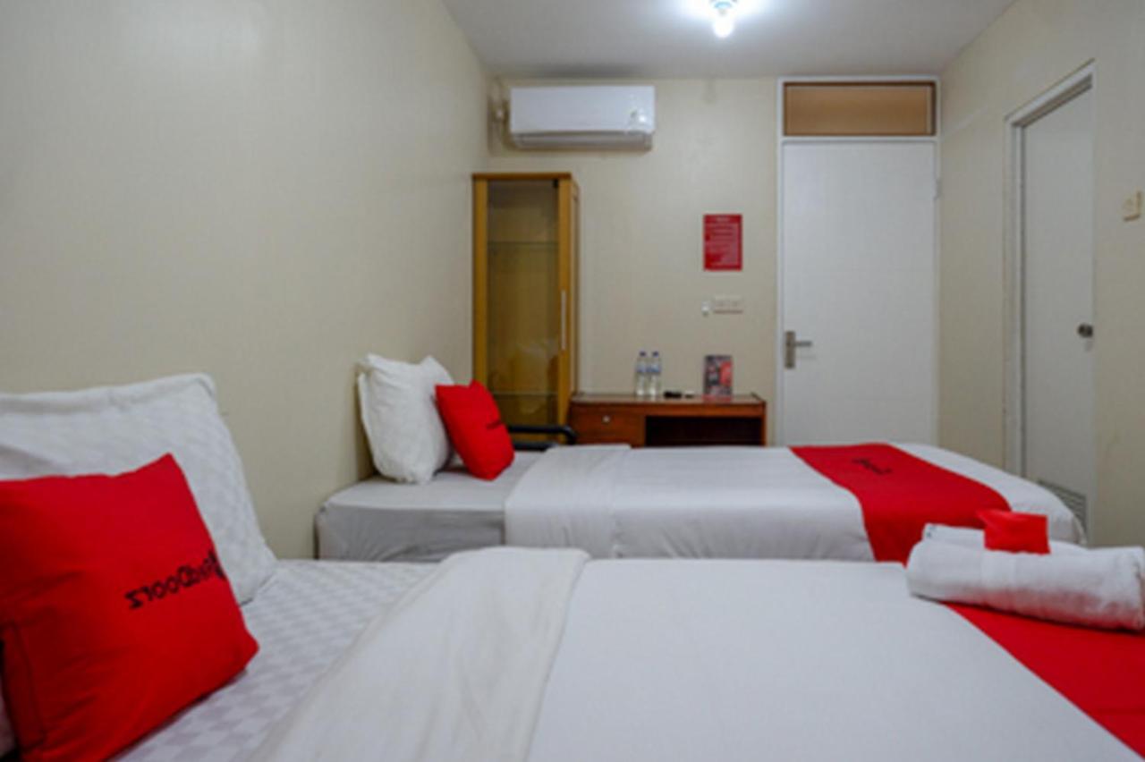 Hotel Reddoorz Near Rsud Kudus Esterno foto