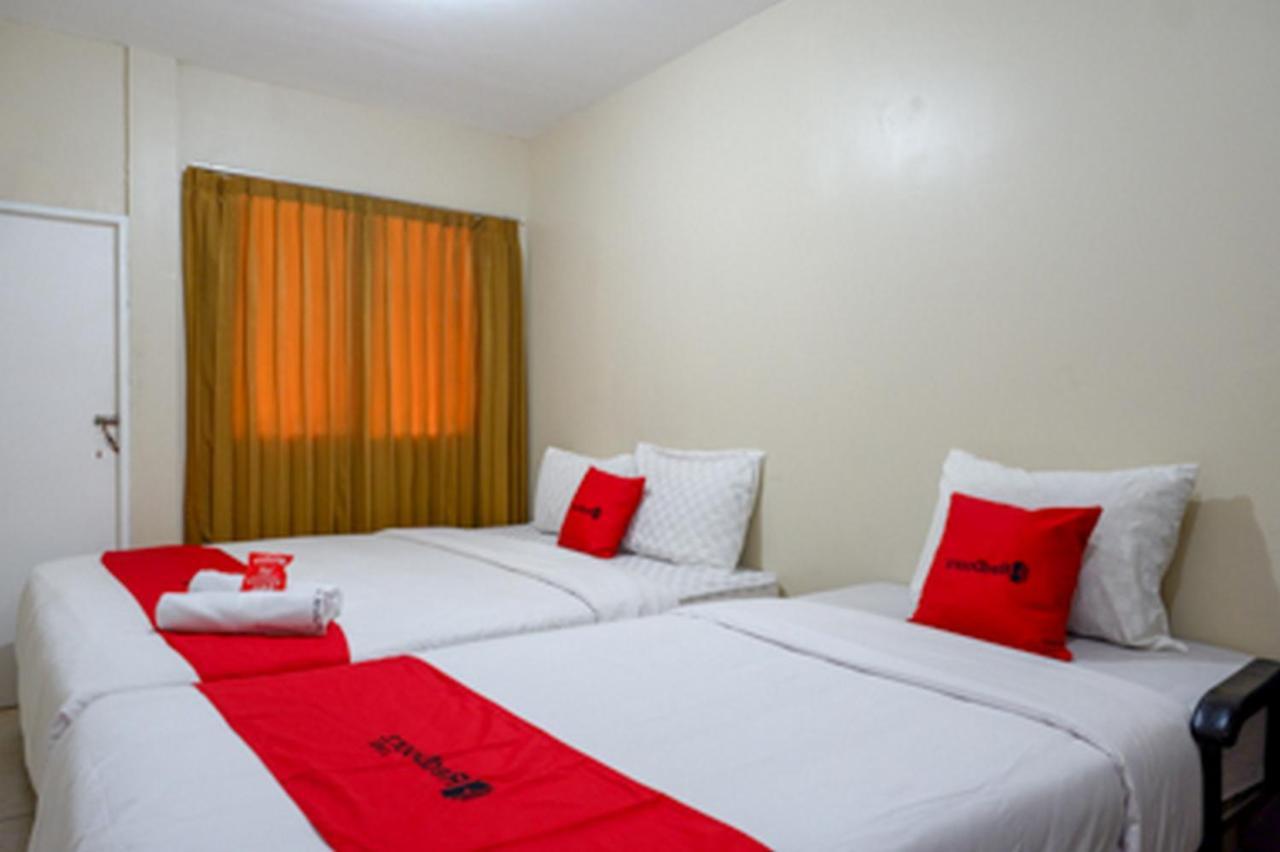 Hotel Reddoorz Near Rsud Kudus Esterno foto
