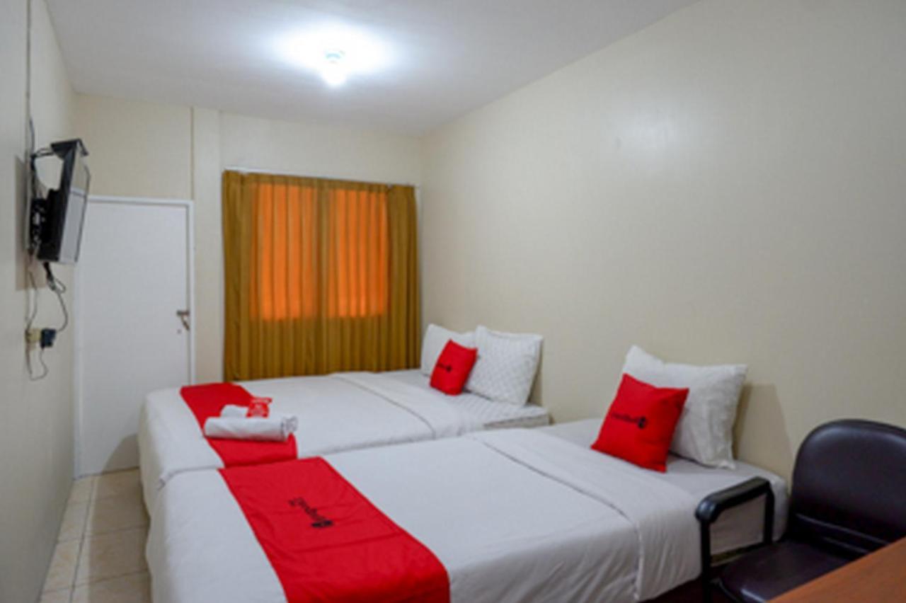 Hotel Reddoorz Near Rsud Kudus Esterno foto