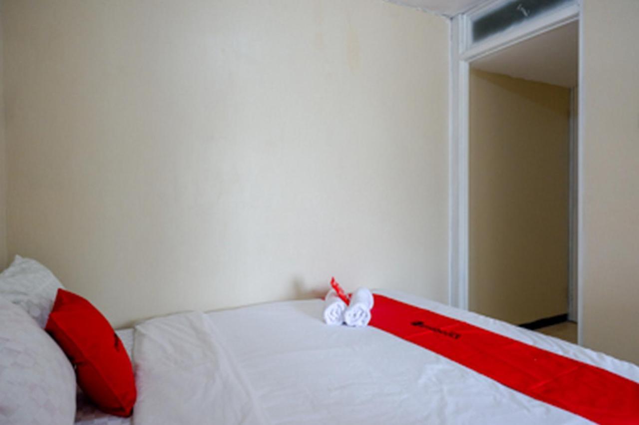 Hotel Reddoorz Near Rsud Kudus Esterno foto